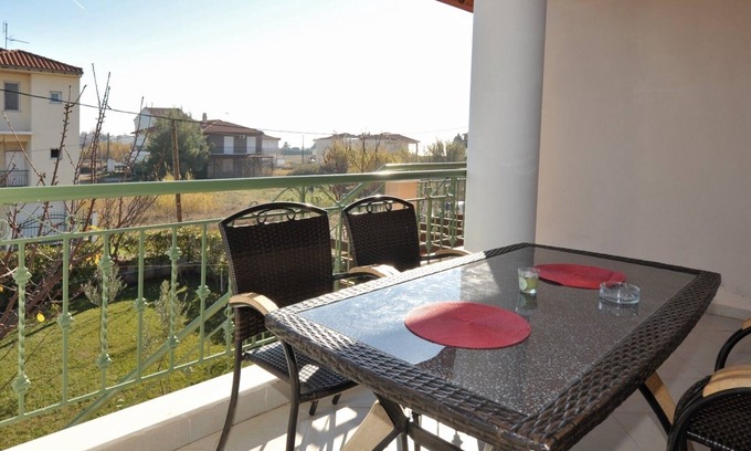 Paralia Dionysiou Apartamento | Fotinia Beach House by RentalsPro 1st floor