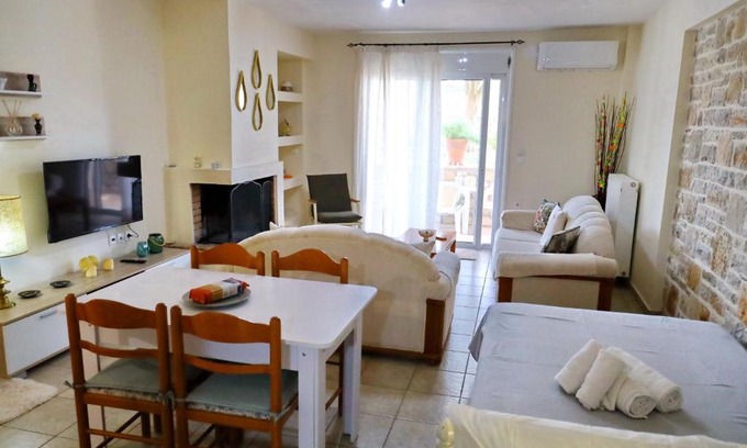 Gefira Mpania Apartamento | Fou's apartment