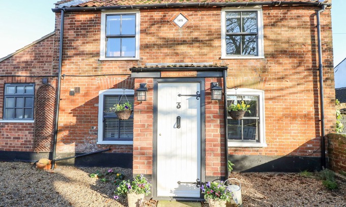 Reedham Cabaña | FOUNDRY COTTAGE, pet friendly, country holiday cottage in Reedham