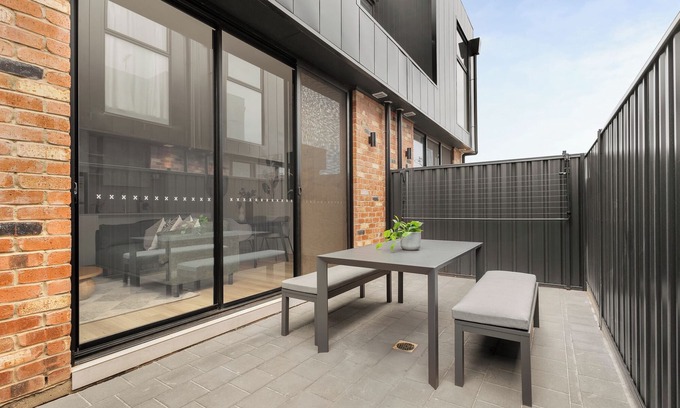 Bowden Apartamento | Foundry Lane Apartments by Urban Rest
