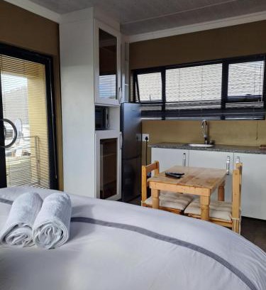 Kidd's Beach Casa | Fountain Beach House-Ikhaya