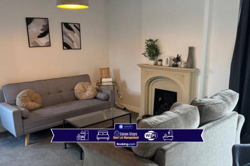 Moorhouse Casa | Four BDR House By Eason Stays Short Lets & Serviced Accommodation Rugby With Free Parking
