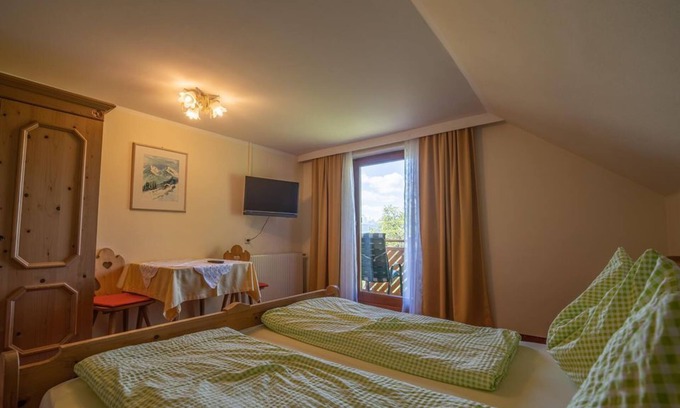 Edlbach Otro | Habitación Cuádruple con ducha, aseo - Gasthof-Pension Moosgierler