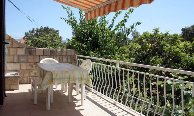 Sreser Apartamento | Apartamento de cuatro habitaciones con una terraza Sreser, Peljesac (A-4557-a)
