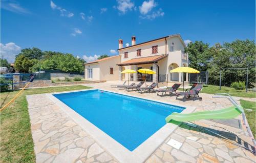 Gracisce Casa | Four-Bedroom Holiday Home In Bregi