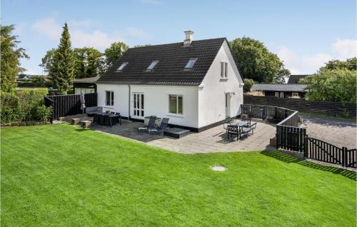 Hvidbjerg Strand Casa | Four-Bedroom Holiday Home In Borkop