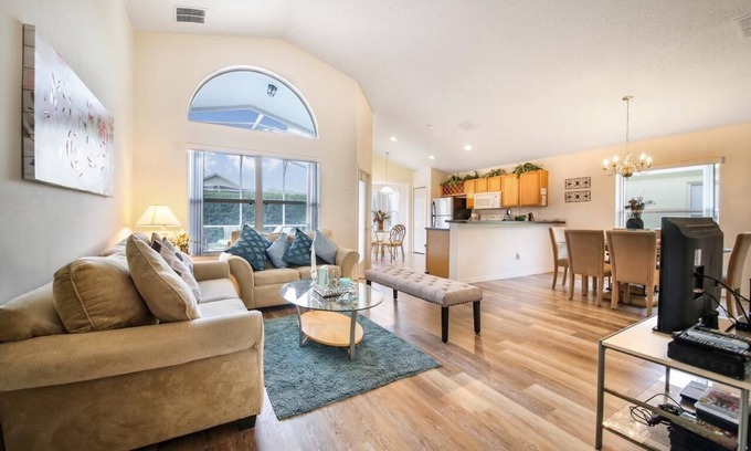 Westbury Casa | Four Bedroom Pool Home - 143 FL - Vusa
