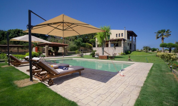 Asklipiio Villa | Villa de cuatro dormitorios con piscina, a 400 metros de la playa!