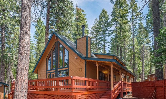 Dorrington Chalet De Esquí | Four By Four Classic Pet Friendly Chalet in Dorrington - Sleeps 8-10.