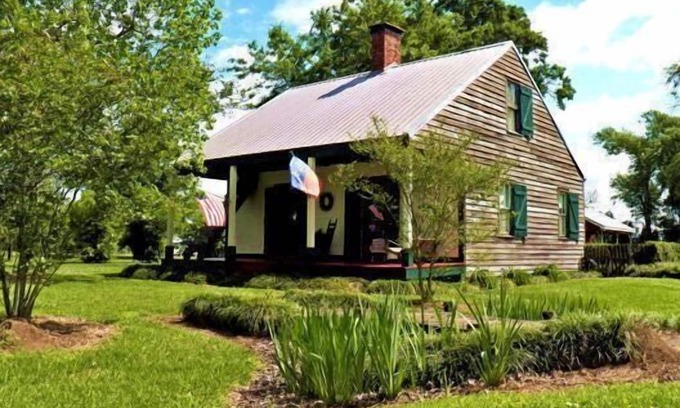Napoleonville Cabina | Cuatro Cypress Acadian Cabin