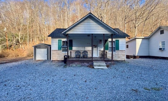 Ashland Casa | Four Doors Down