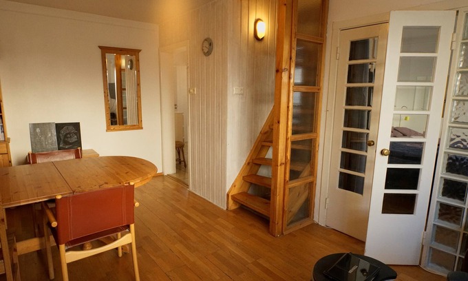 Hliðar Apartamento | Four double beds down-town main street.