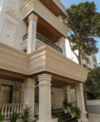 Mahmoorganj Hotel | Four Leaf Hotel Arjuna Manor, Varanasi