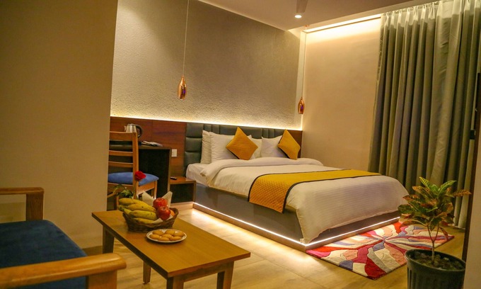Varanasi Complejo | Four Leaf Hotel Sapphire Blue