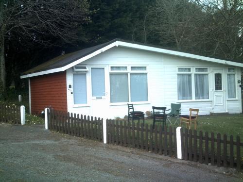 Dartmouth Chalet De Esquí | Four Legged Friends Warm and Cozy Cabin