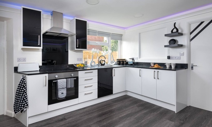Carlisle Casa | Four Oaks House | 6-16 | Hot Tub | Big Games Room