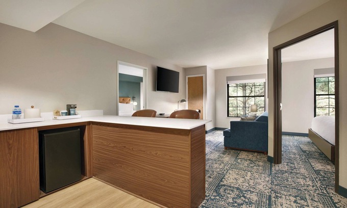 Southwest Raleigh Hotel | Four Points by Sheraton Raleigh Arena