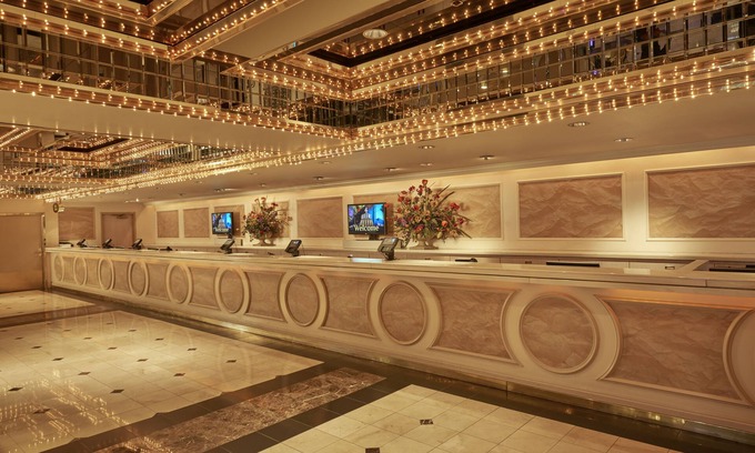 Downtown Las Vegas Hotel | Four Queens Hotel and Casino