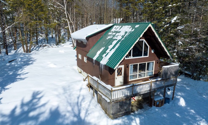 Montgomery Center Chalet De Esquí | Four-Season Chalet, Hiking, Skiing, 5 Minutes to Jay Peak, Vermont!