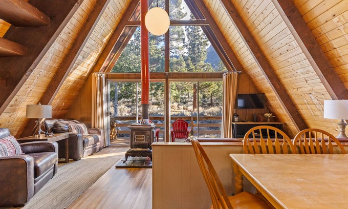 June Lake Cabina | Four Seasons Cabin 4