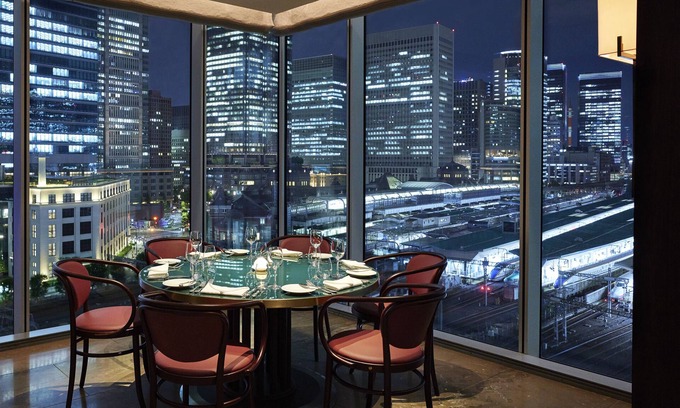 Chuo Hotel | Four Seasons Hotel Tokyo at Marunouchi