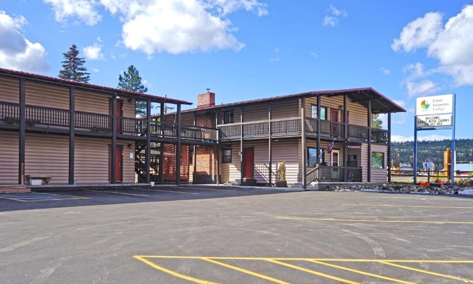 South Fork Cabina | Four Seasons Lodge