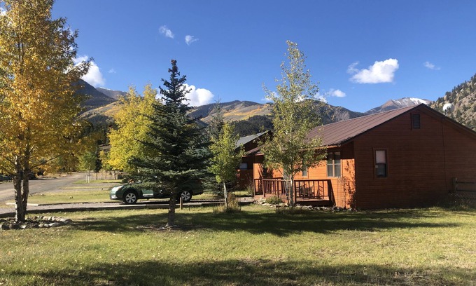 Lake City Cabina | Four Seasons of Fun at this Cozy Cabin in Charming, Family-friendly Lake City