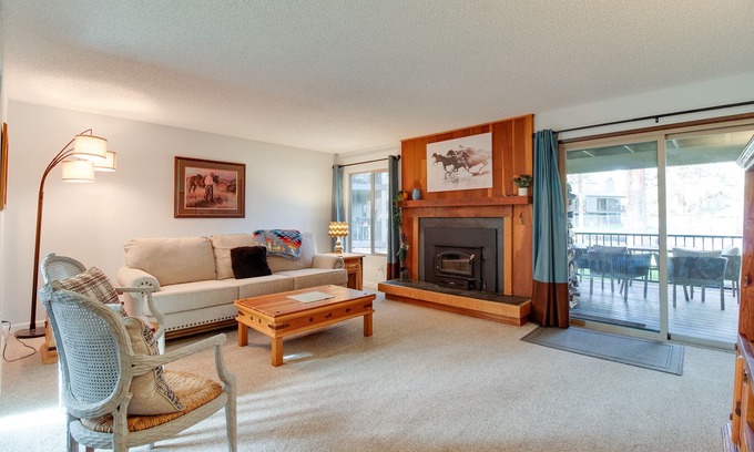 Sisters Condominio | Fourth Sisters Escape sleeps 6 ground level condo w/ community pool and spa