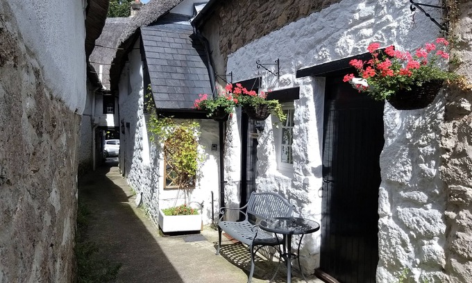 Chagford Cabaña | FOX HAT COTTAGE, pet friendly, character holiday cottage in Chagford