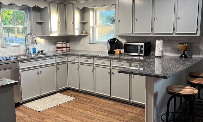 Mount Airy Casa | Fox Hunter’s Paradise is a cozy 3 bedroom, 2 bath farmhouse