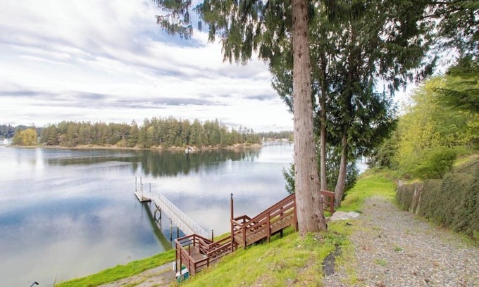 Fox Island Casa | Fox Island Waterfront Home w/ Dock