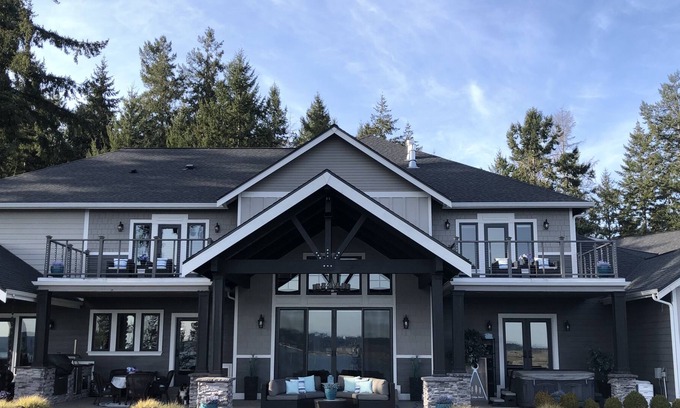 Fox Island Apartamento | FOX LODGE - Private hottub & fire pit! Shared pool with mountain & water views!