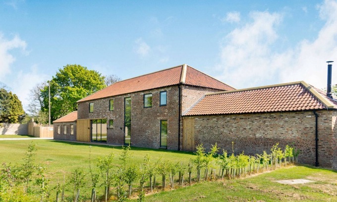 Mappleton Casa | FOX'S DEN, pet friendly, character holiday cottage in Burton Pidsea