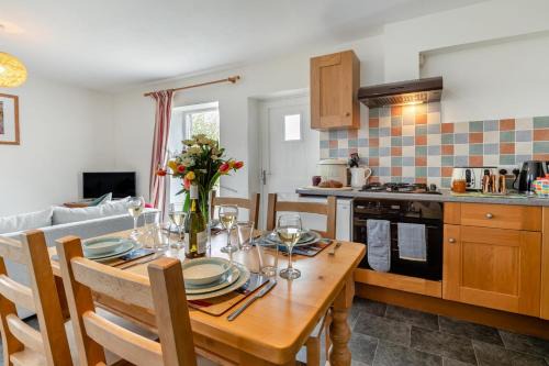 Mabe Casa | Foxglove Cottage at Gadles Farm