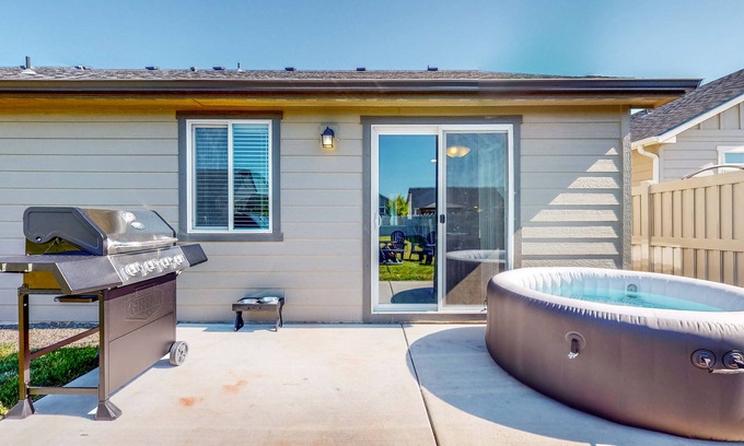 Nampa Casa | Foxglove Place | House in Nampa with a large yard, hot tub, & firepit