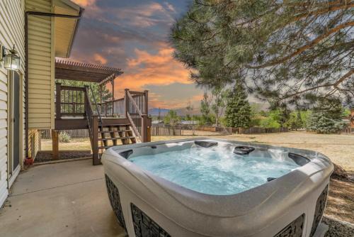 Park Vista Casa | Foxwood Acres Family Home Hot Tub & Mountain Views