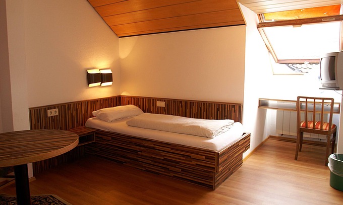Giebelstadt Casa | Fränkischer Gasthof Lutz