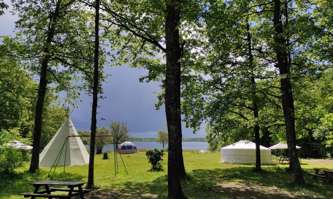 Eclaron-Braucourt-Sainte-Liviere Casa | MESHUTES: the gite for unusual nights on the Lac du DER