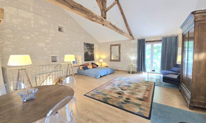 Brantome-en-Perigord Apartamento | Apartamento acogedor en el corazón de Brantôme, terraza privada