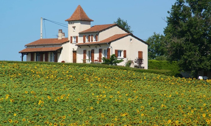 Castelnau-Montratier-Sainte-Alauzie Casa | Homerez - Casa para 7 pers. con jacuzzi en Castelnau-Montratier-Sainte-Alauzie