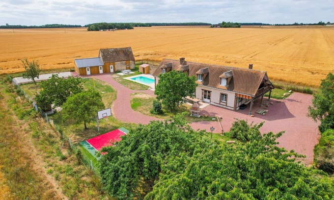 Fessanvilliers-Mattanvilliers Villa | So Villa Vallée (28) - Swimming pool - Basketball - 1h30 Paris - 36p.