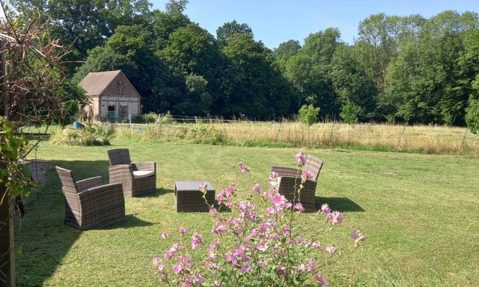 La Chapelle-du-Bois-des-Faulx Casa | The Castle Stables