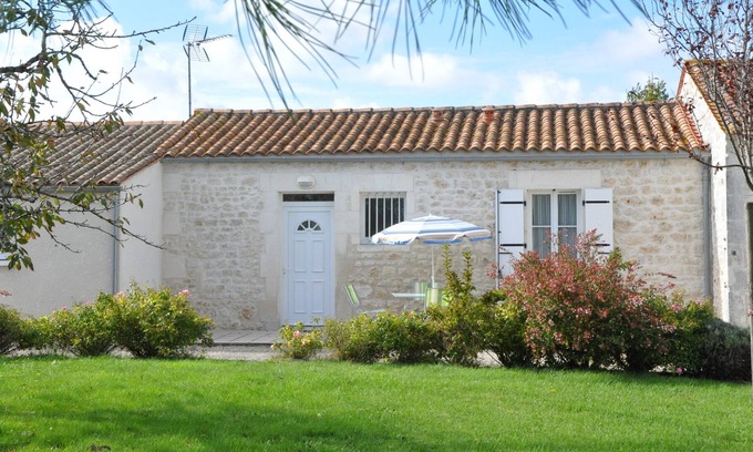 La Gripperie-Saint-Symphorien Casa | Casa con piscina cubierta climatizada todo el año a 15 km del mar