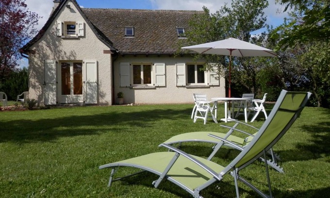 Neuveglise-sur-Truyere Cabaña | Gite Neuvéglise-sur-Truyère-Sériers, 2 bedrooms, 4 persons