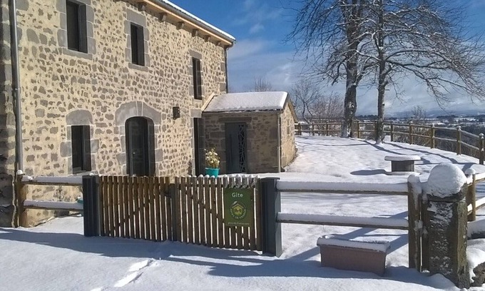 Neuveglise-sur-Truyere Cabaña | Gite Neuvéglise-sur-Truyère-Sériers, 3 bedrooms, 6 persons