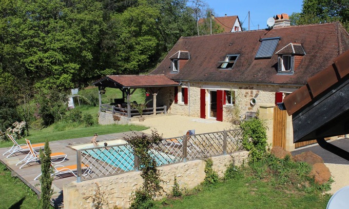 Rouffignac-Saint-Cernin-de-Reilhac Cabaña | Una hermosa casa de campo en el Périgord Negro tranquila con piscina climatizada
