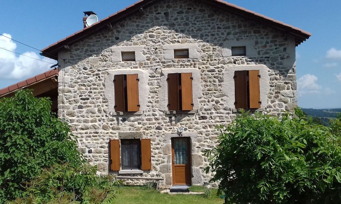 Saint-Geneys-pres-Saint-Paulien Cabaña | Casa de piedra con chimenea y jardín - Cerca de St-Paulien