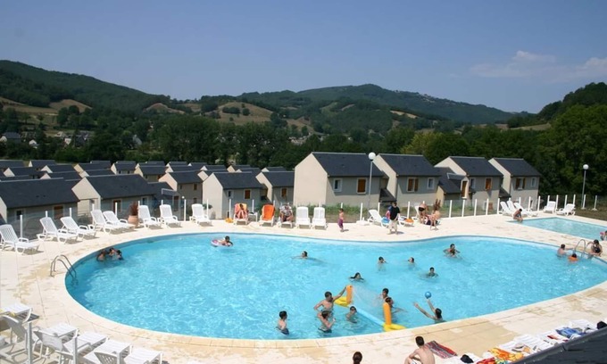 Saint-Geniez-d'Olt Apartamento | Appart T2 Dans Village Vacance 3 St Geniez D'olt Avec Balcon