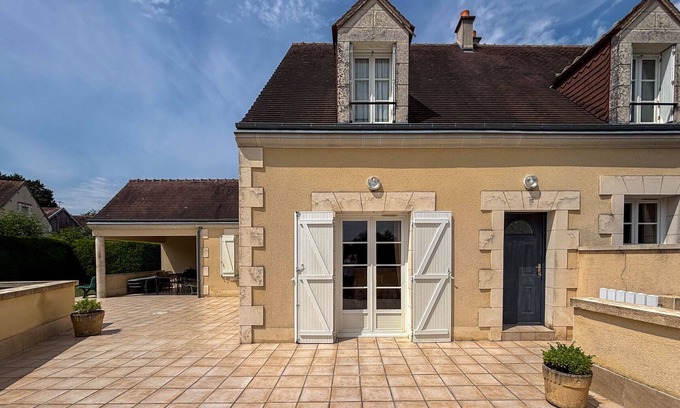 Faverolles Cabaña | Casa francesa con terraza y piscina cerca de castillos y zoo