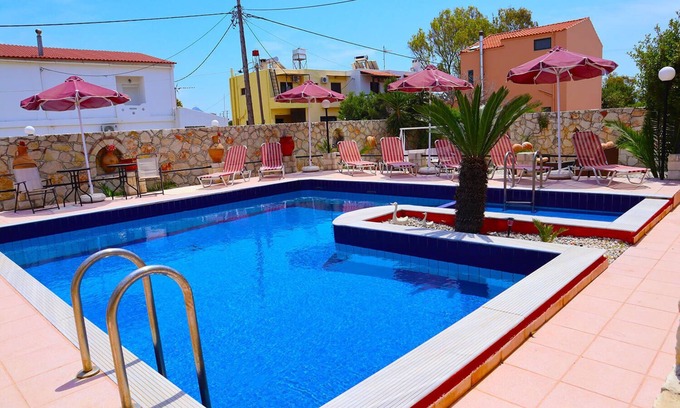 Stavros Apartamento | Fragkiskos Pool Apartment — 5 min from the beach!